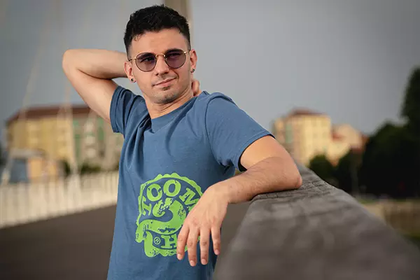 too-much-t-shirt-uomo